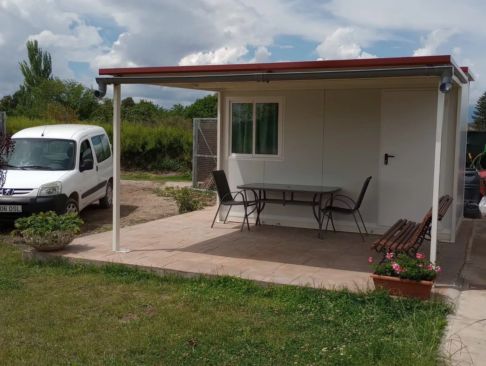 Panel sándwich para porche en tu terreno: imagen del artículo