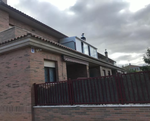 Cerramiento de Panel Sándwich en Zaragoza